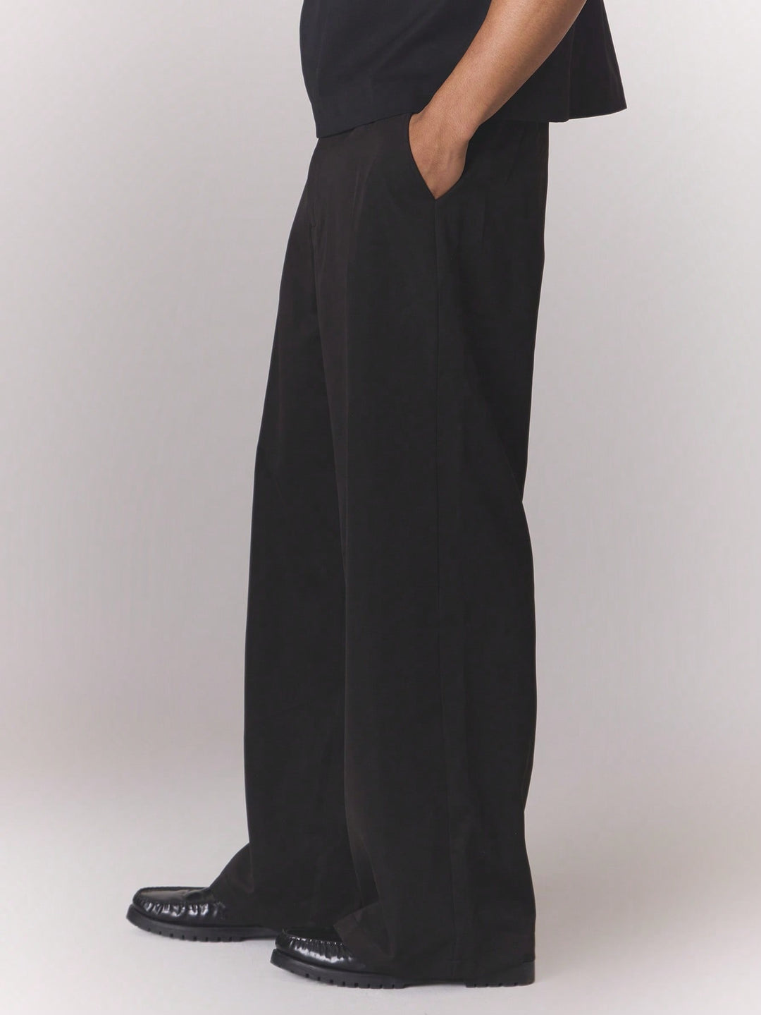 Pantaloni SHEIN, negru