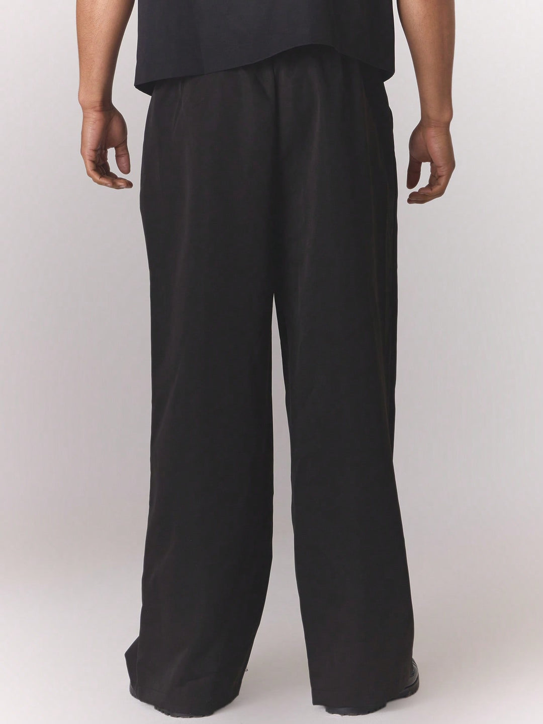Pantaloni SHEIN, negru