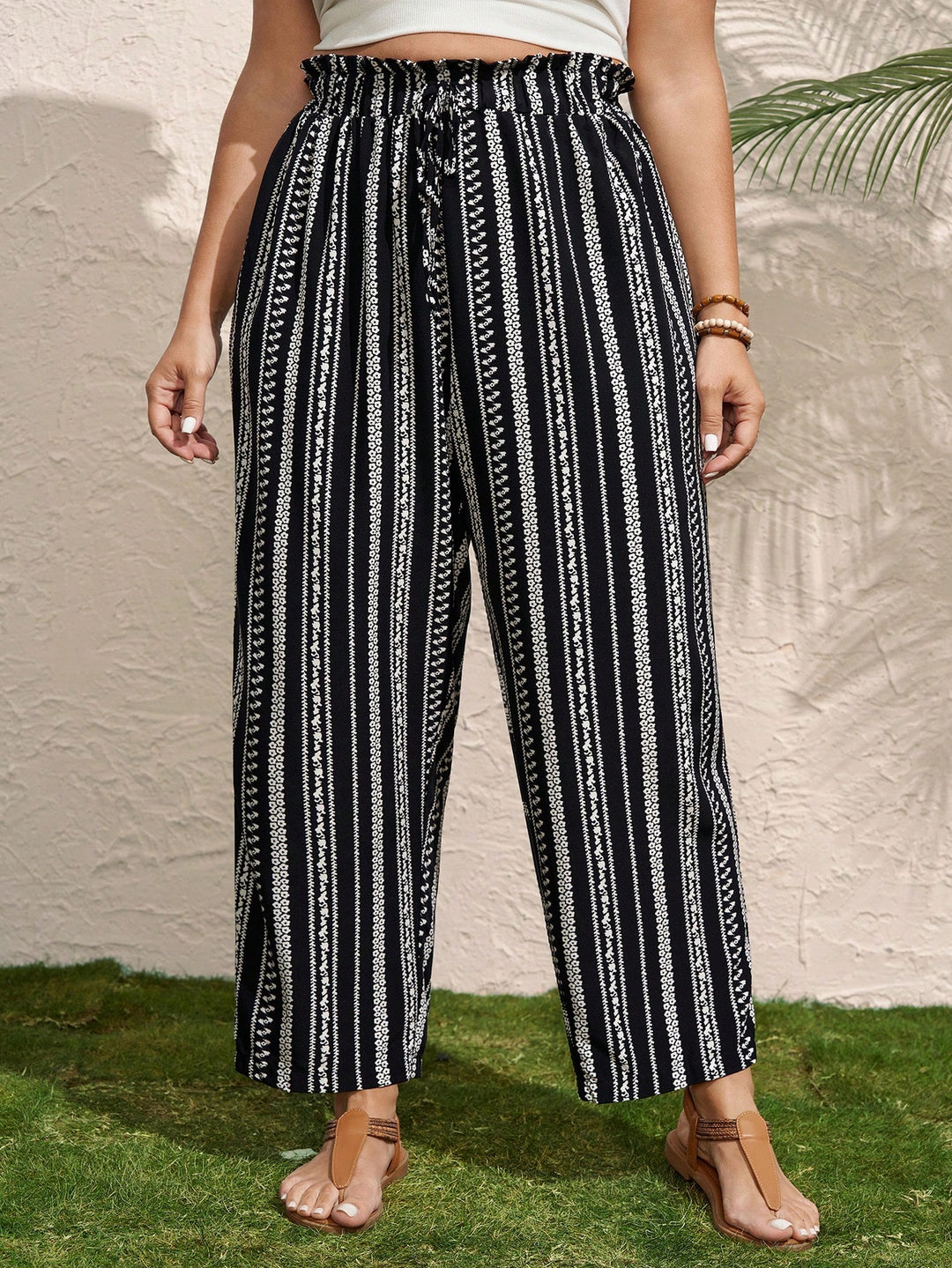 Pantaloni SHEIN, negru