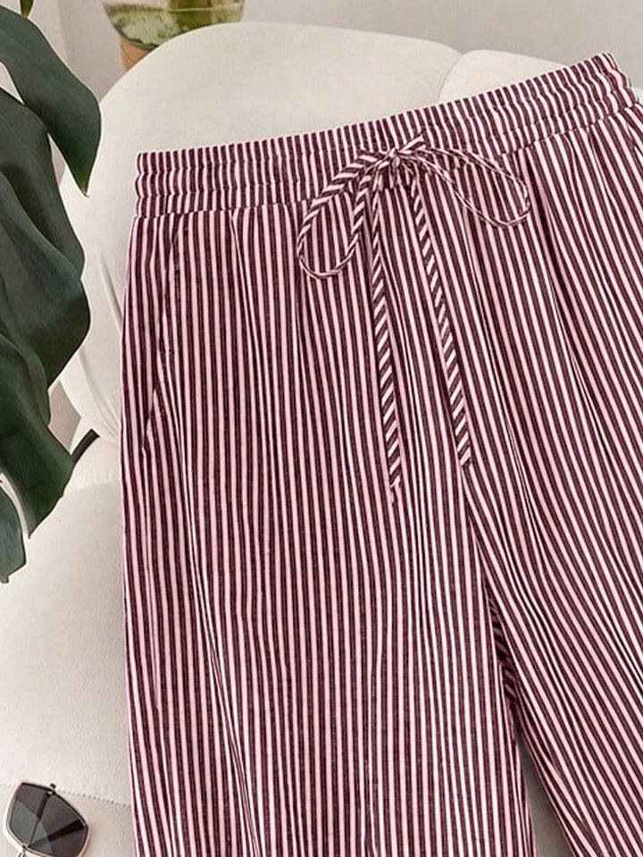 Pantaloni SHEIN, vișiniu