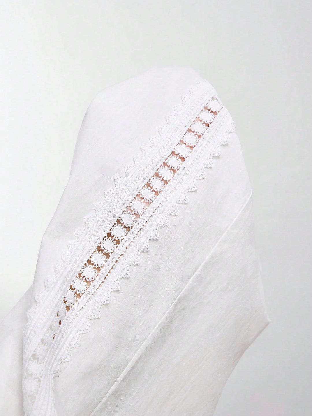 Pantaloni SHEIN, alb