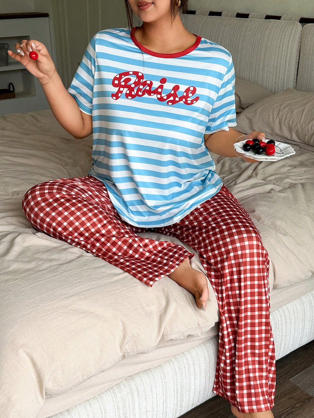 Compleu pijamale SHEIN, mix culori