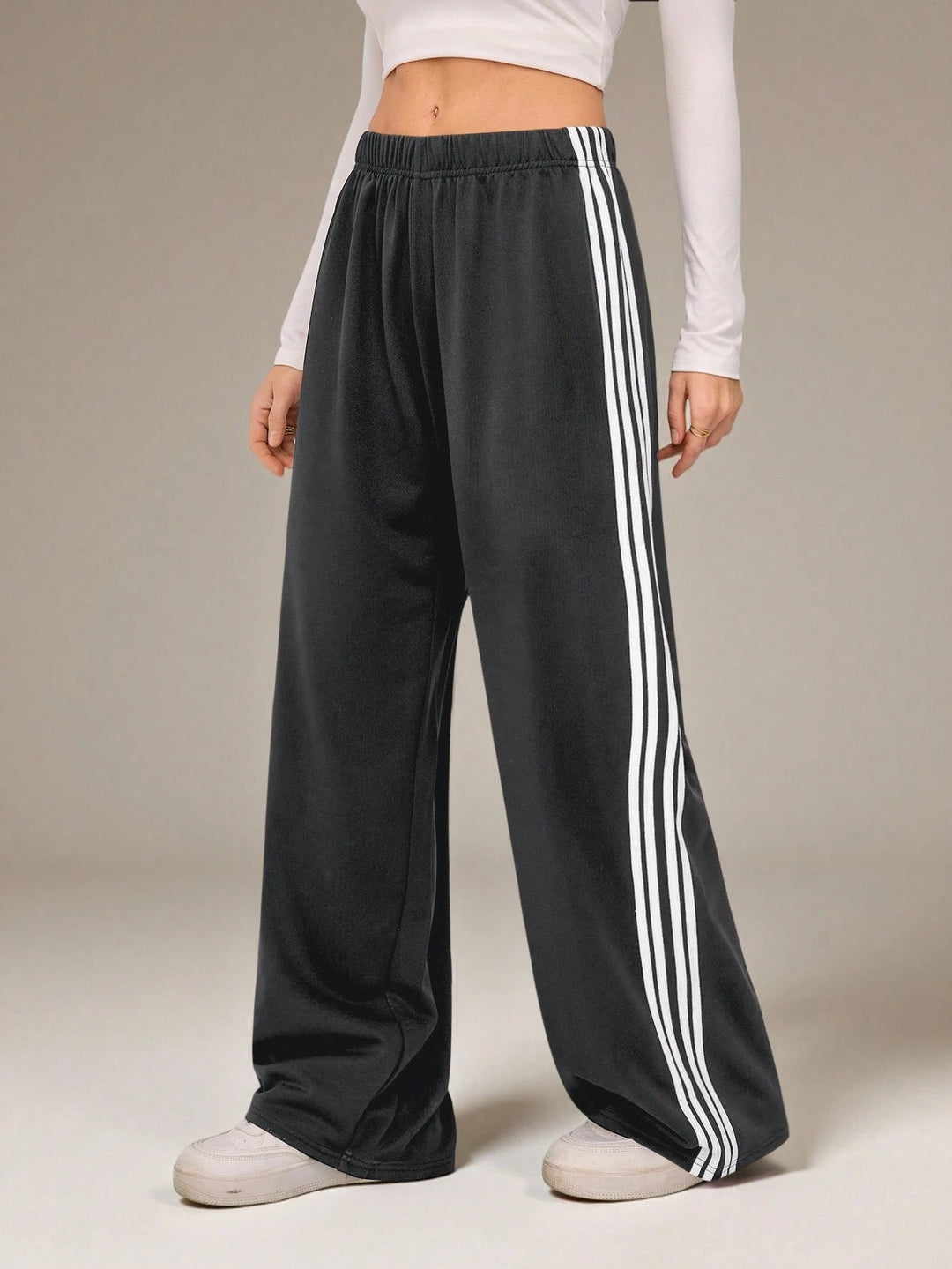 Pantaloni SHEIN, negru