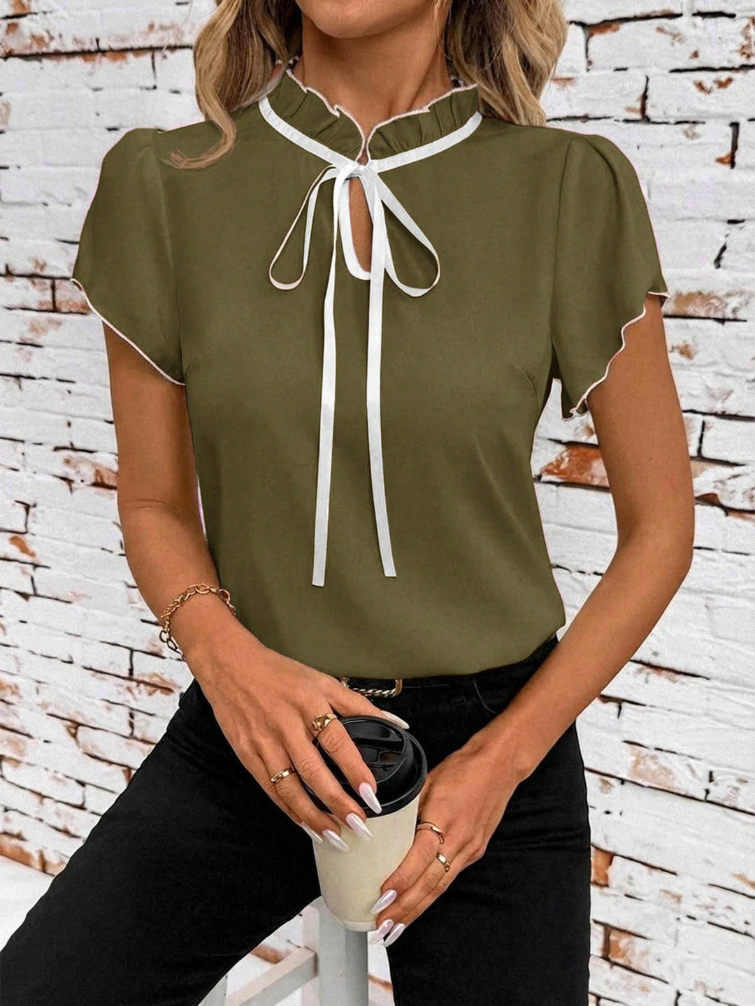 Tricou SHEIN, kaki