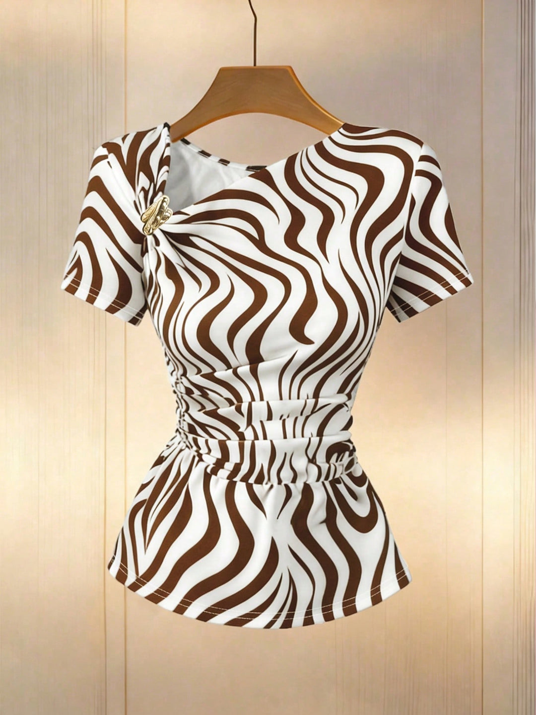 Tricou SHEIN, maro