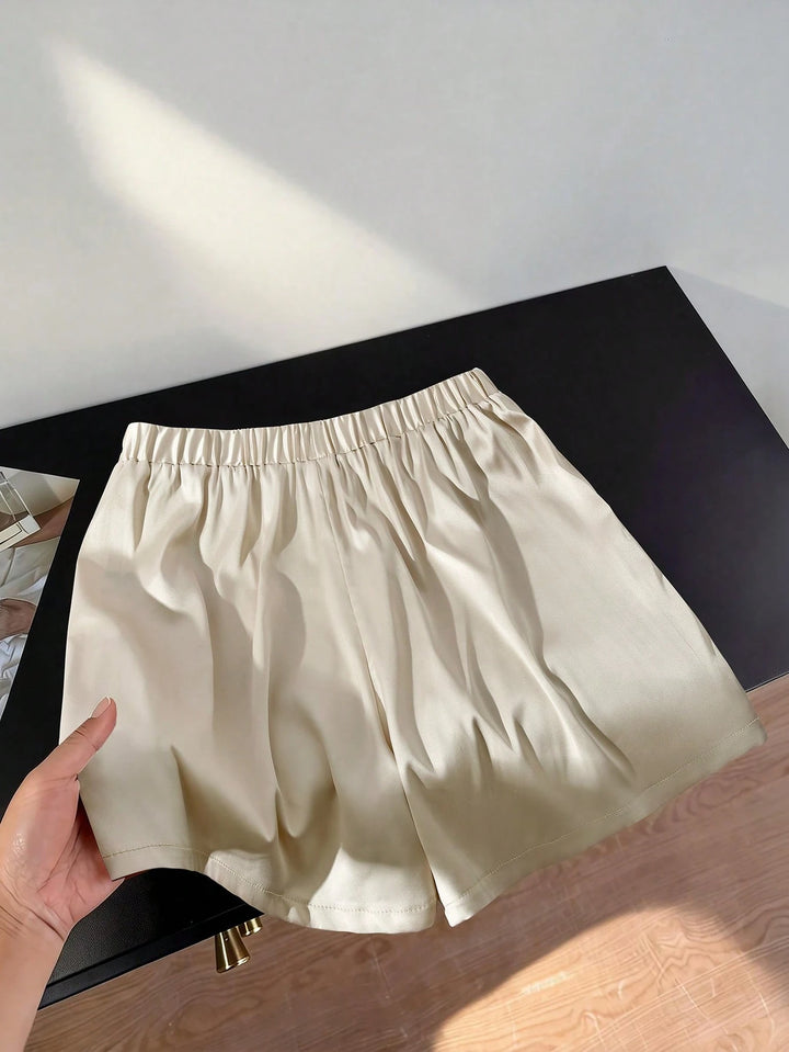 Pantaloni scurți SHEIN, bej