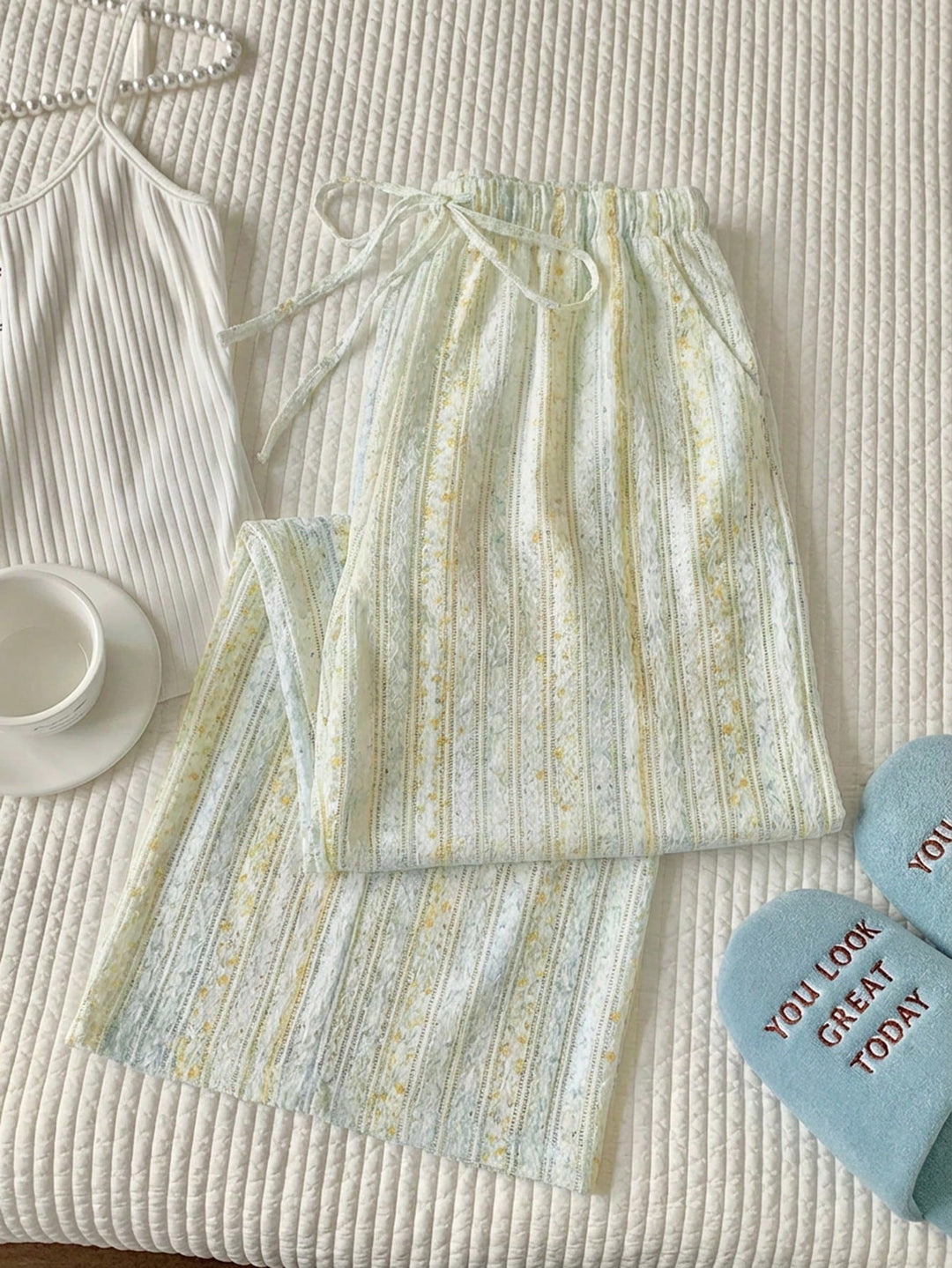 Pantaloni SHEIN, galben