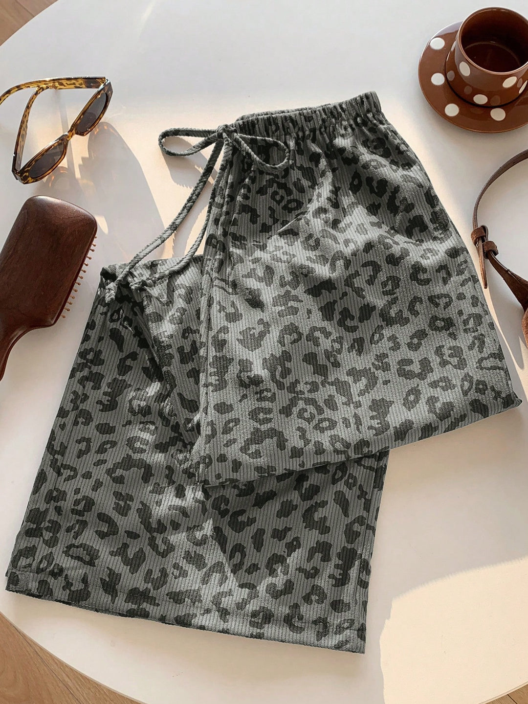 Pantaloni SHEIN, gri