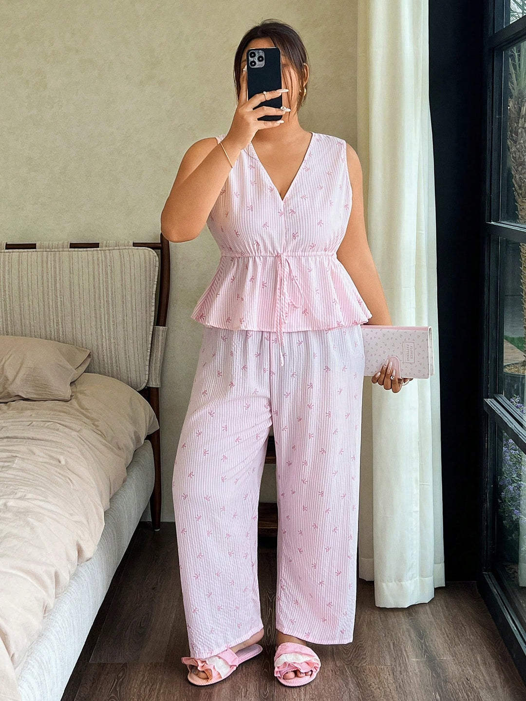 Set pijamale SHEIN, roz