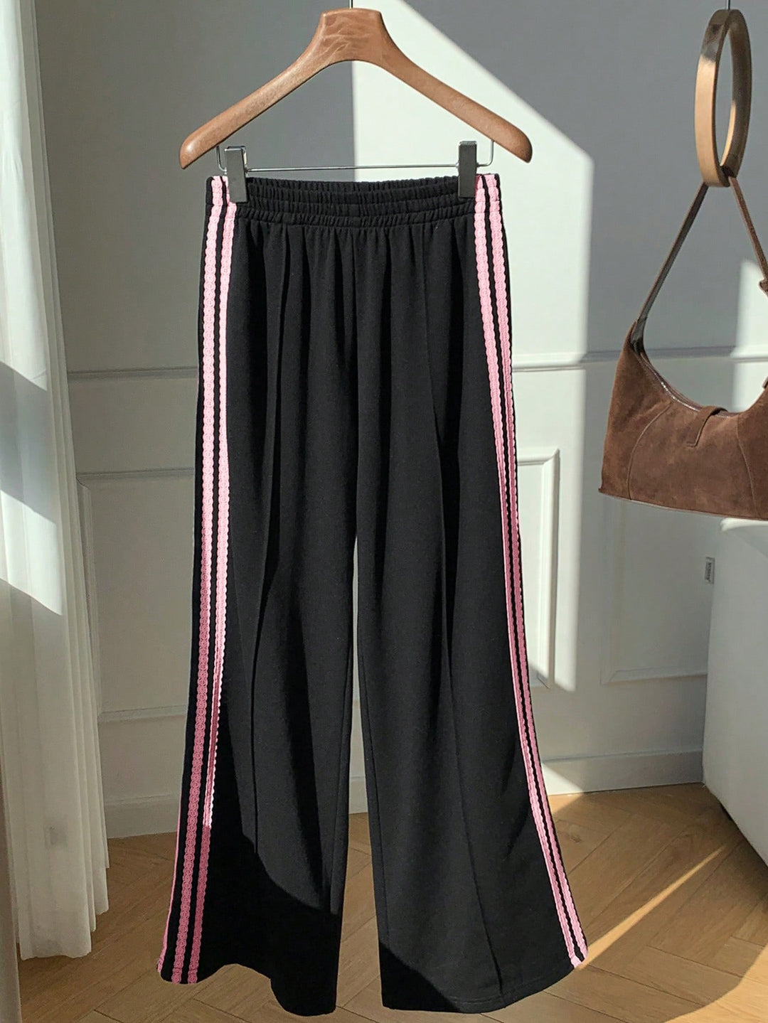 Pantaloni SHEIN, negru