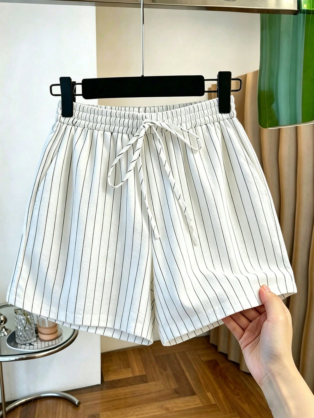 Pantaloni scurți SHEIN, alb