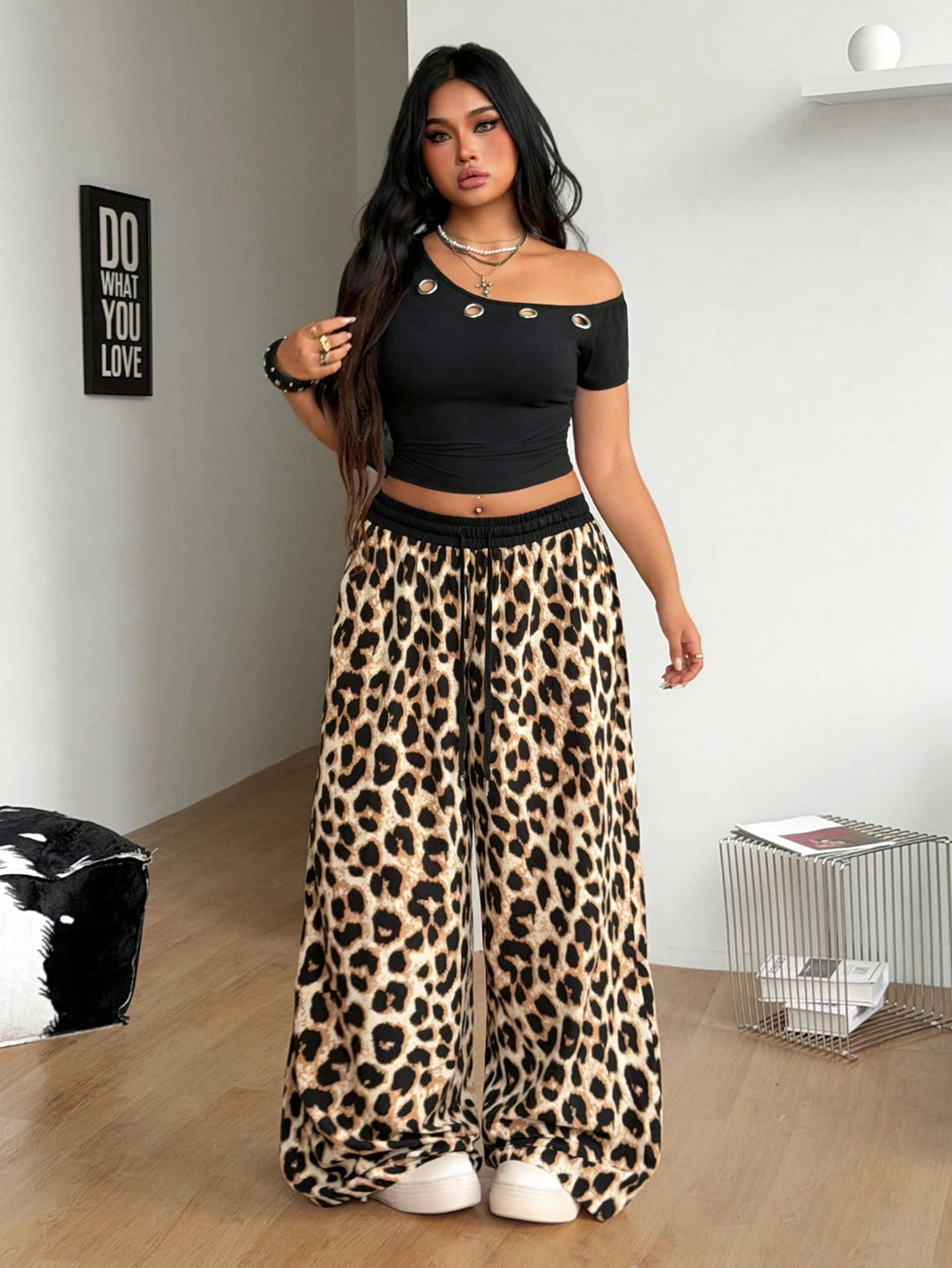 Pantaloni SHEIN, maro