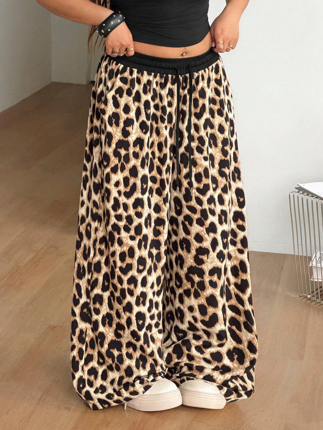 Pantaloni SHEIN, maro