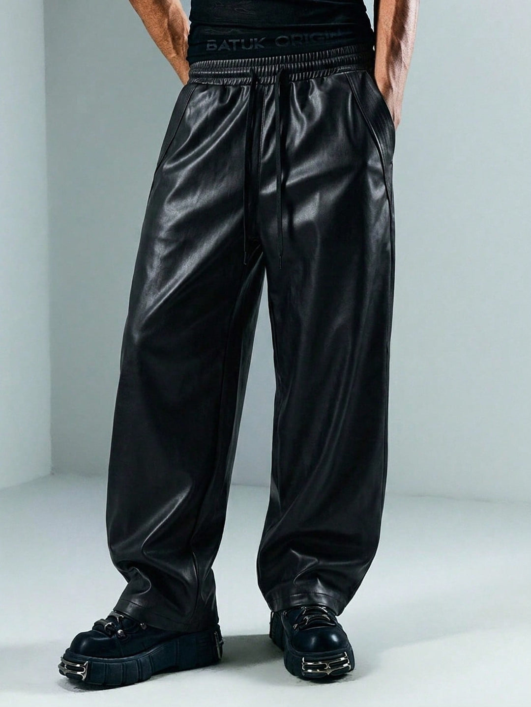 Pantalon SHEIN, negru