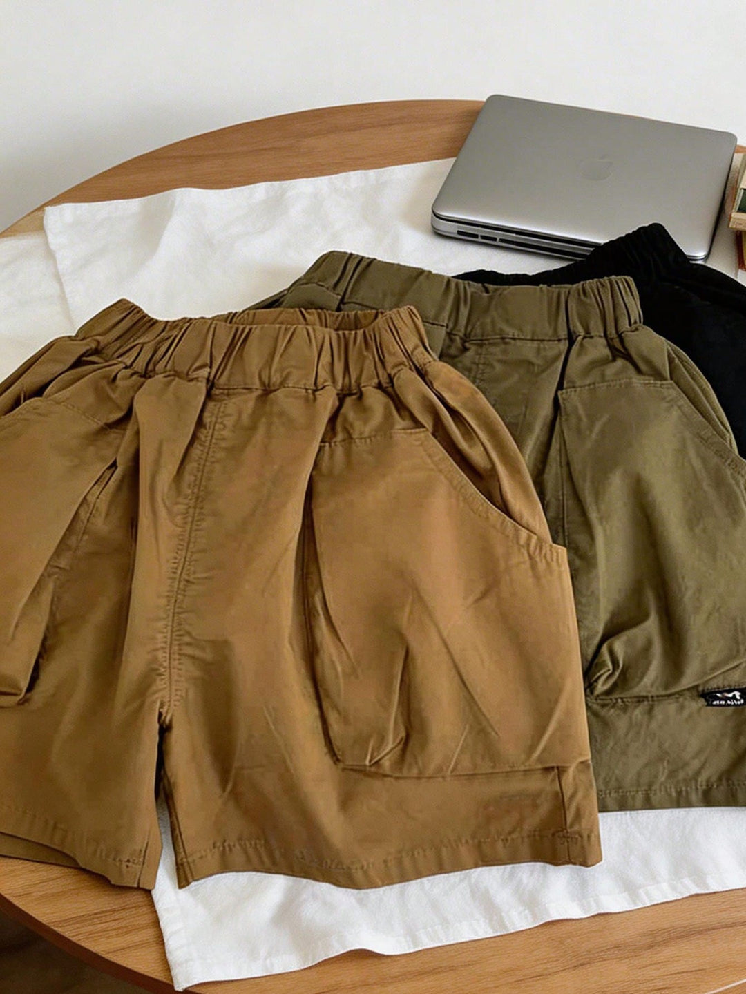 Pantaloni scurți SHEIN, kaki