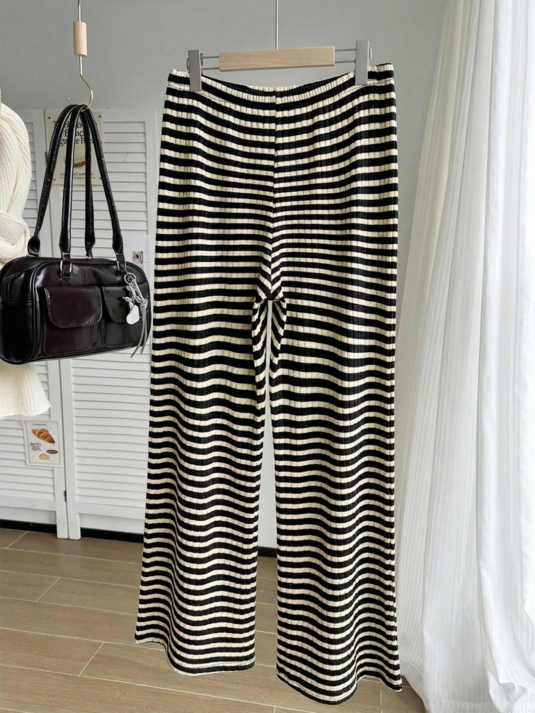 Pantaloni SHEIN, negru