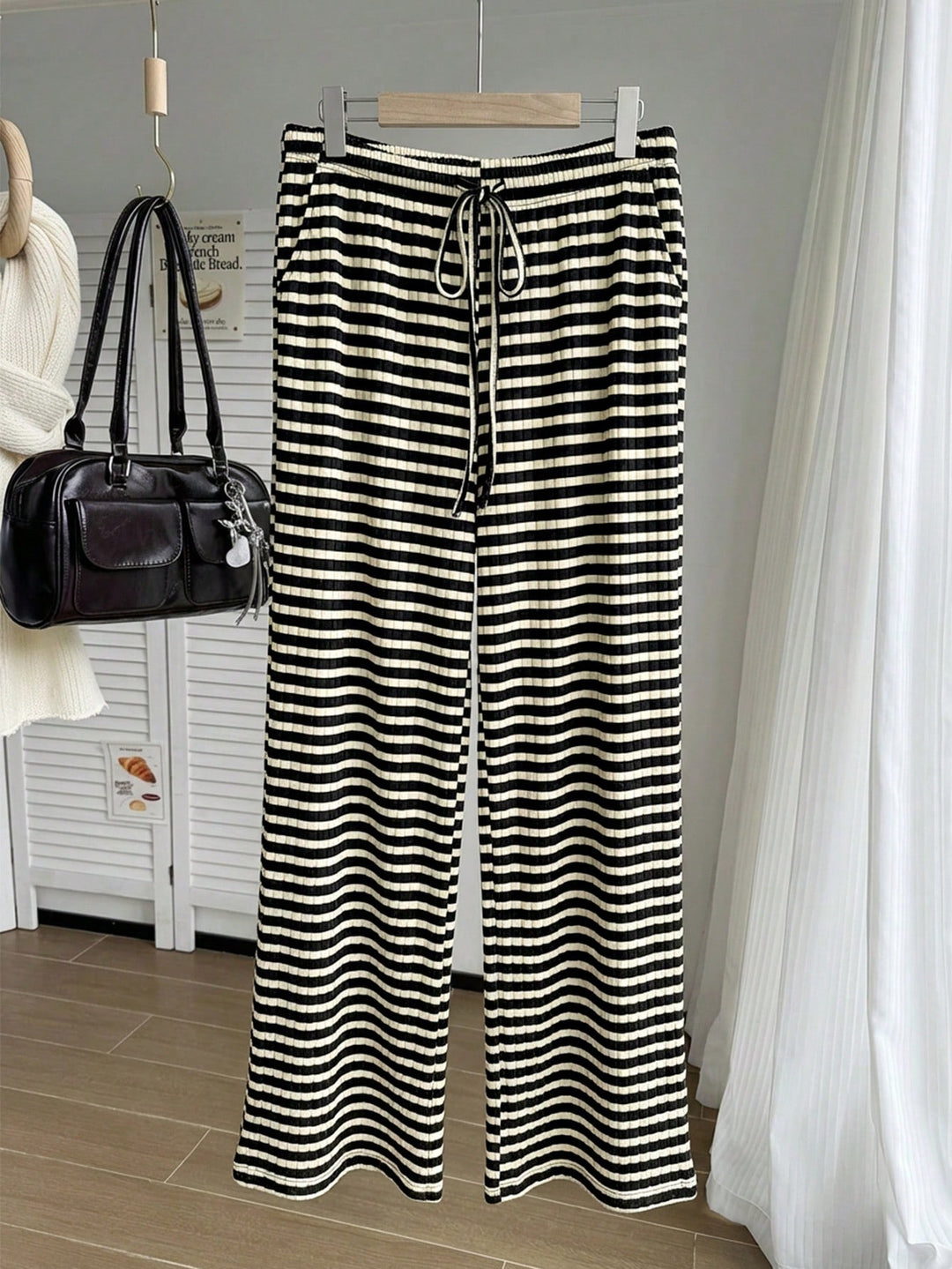 Pantaloni SHEIN, negru