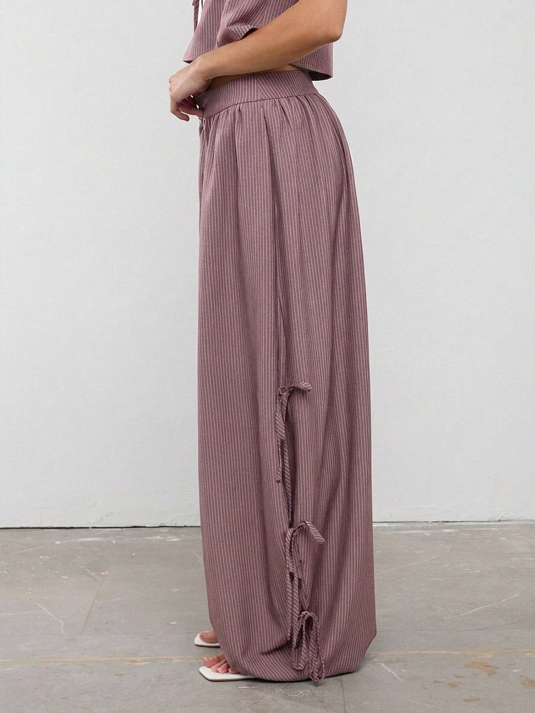 Pantaloni SHEIN, roz