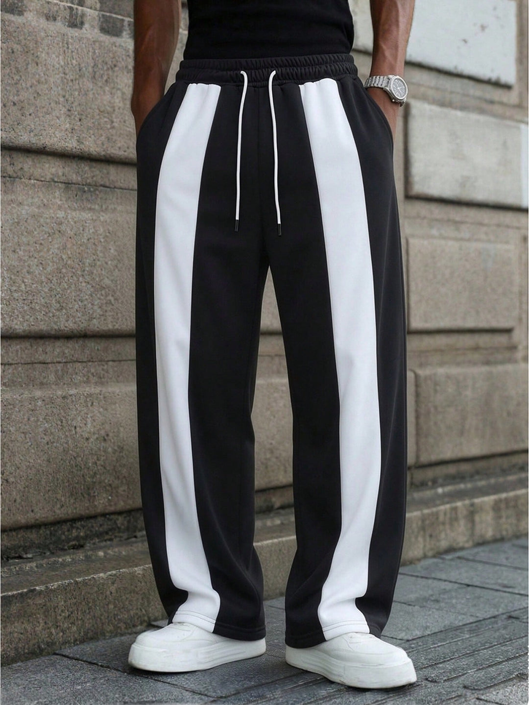 Pantaloni SHEIN, negru