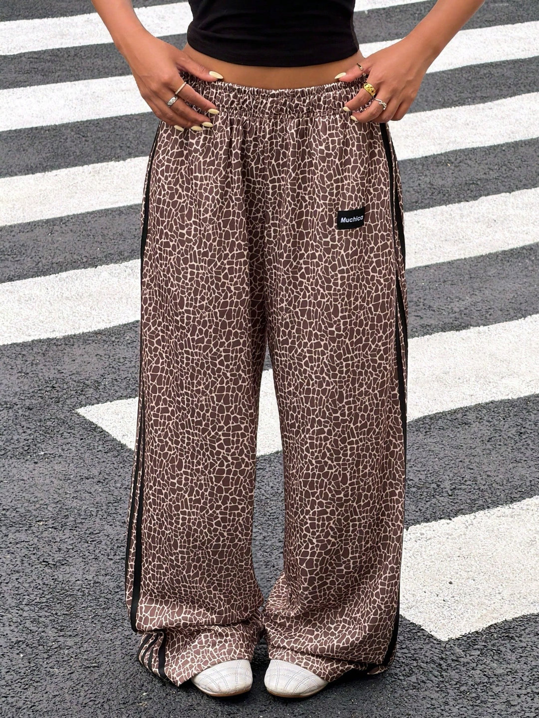 Pantaloni SHEIN, maro