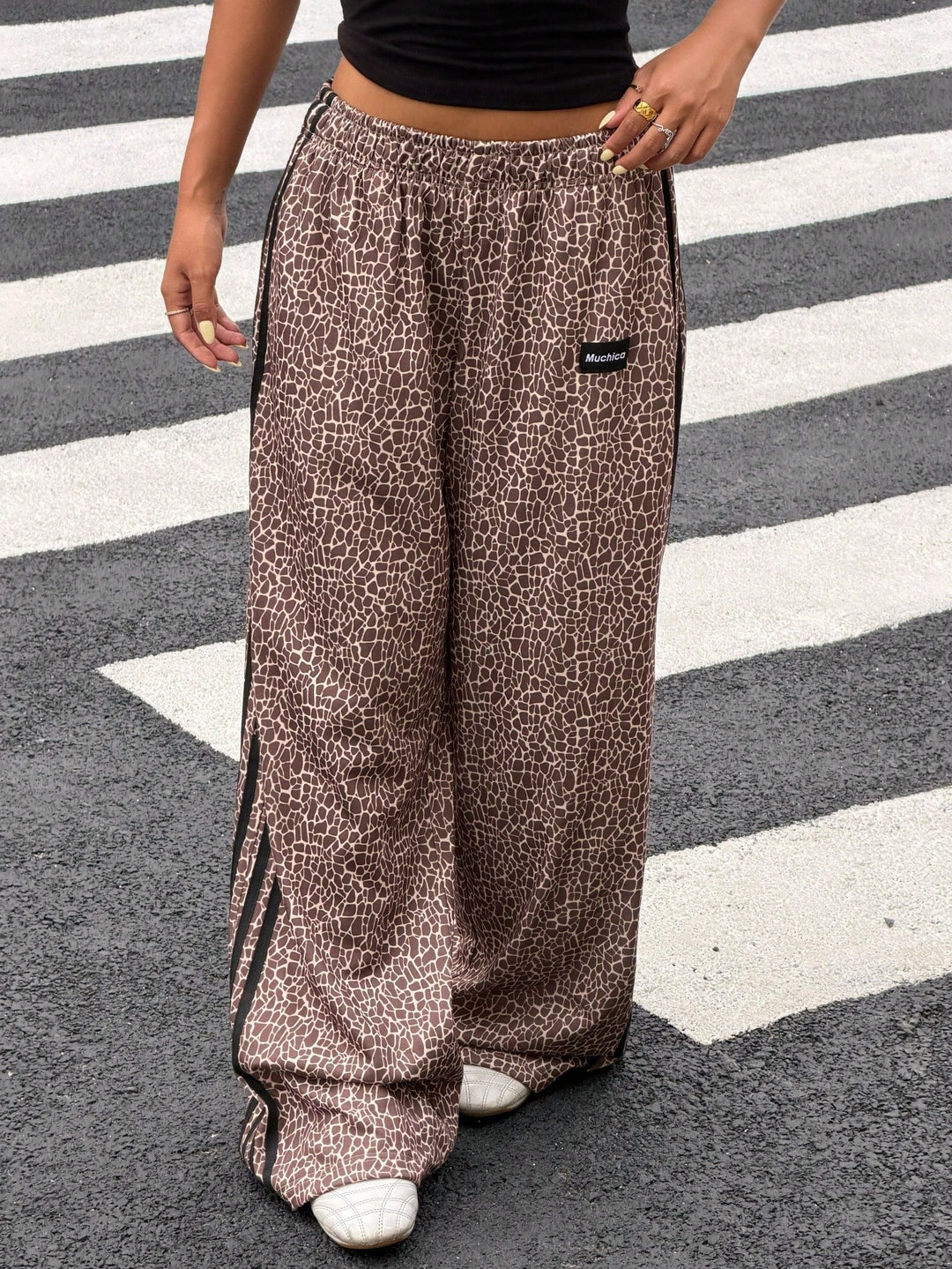 Pantaloni SHEIN, maro