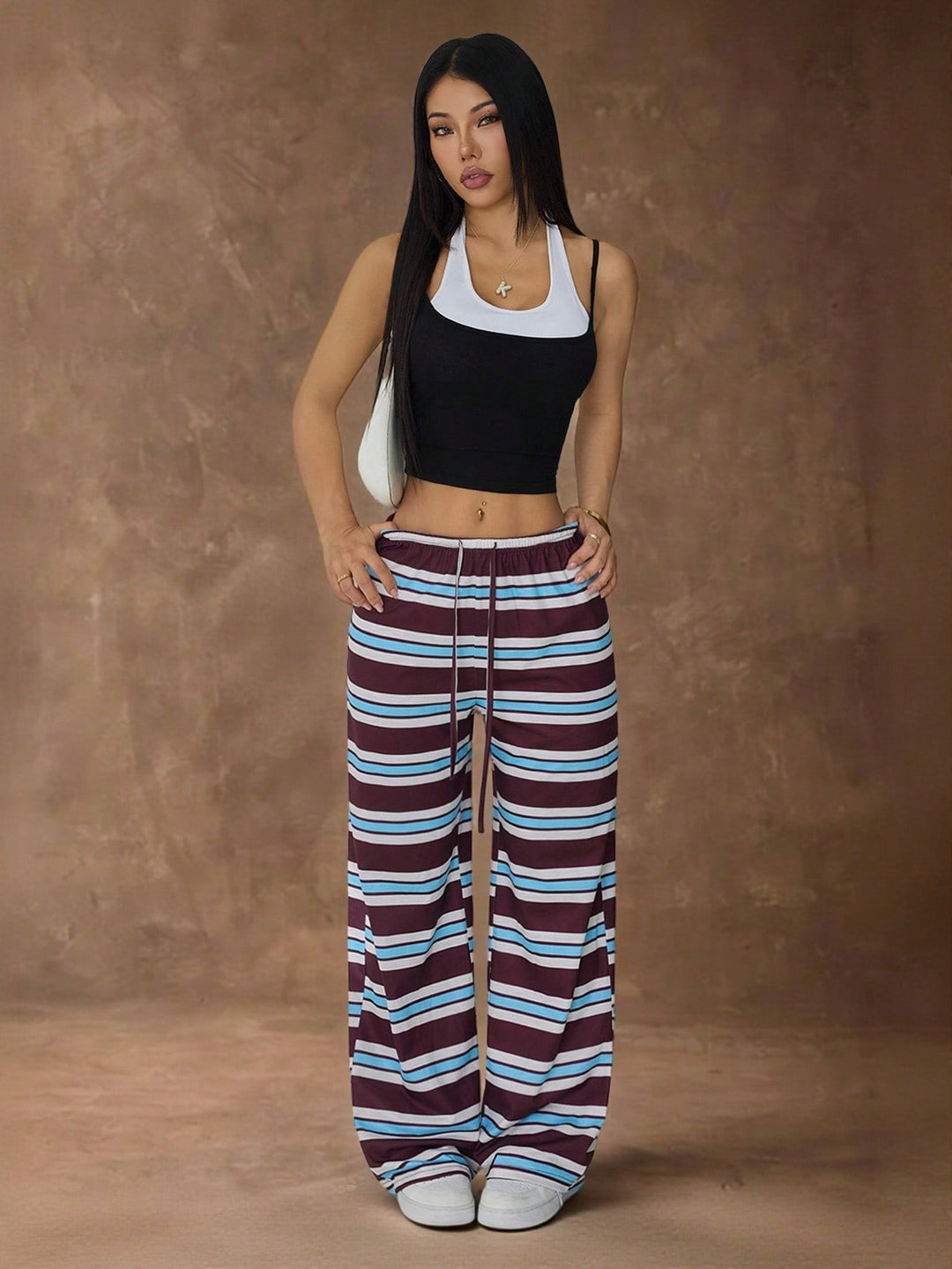 Pantaloni SHEIN, maro