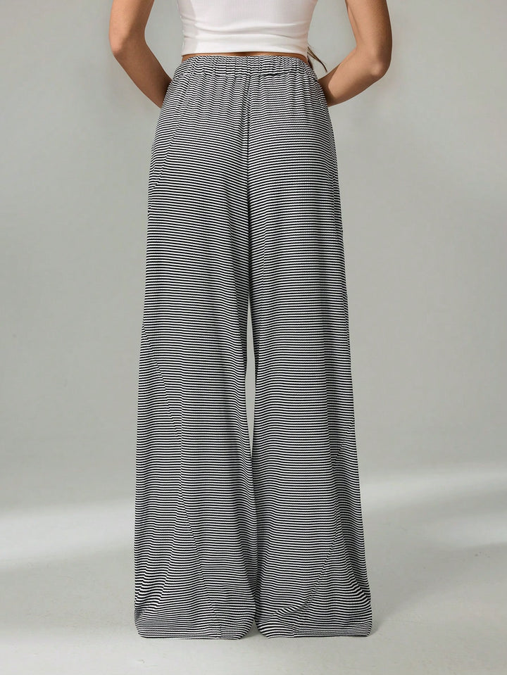 Pantaloni SHEIN, negru