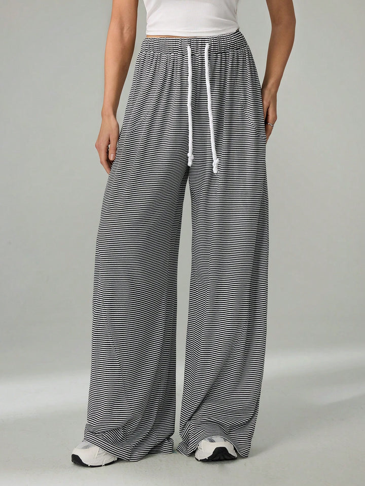 Pantaloni SHEIN, negru