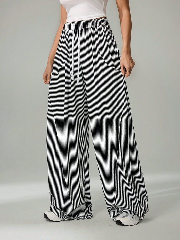 Pantaloni SHEIN, negru