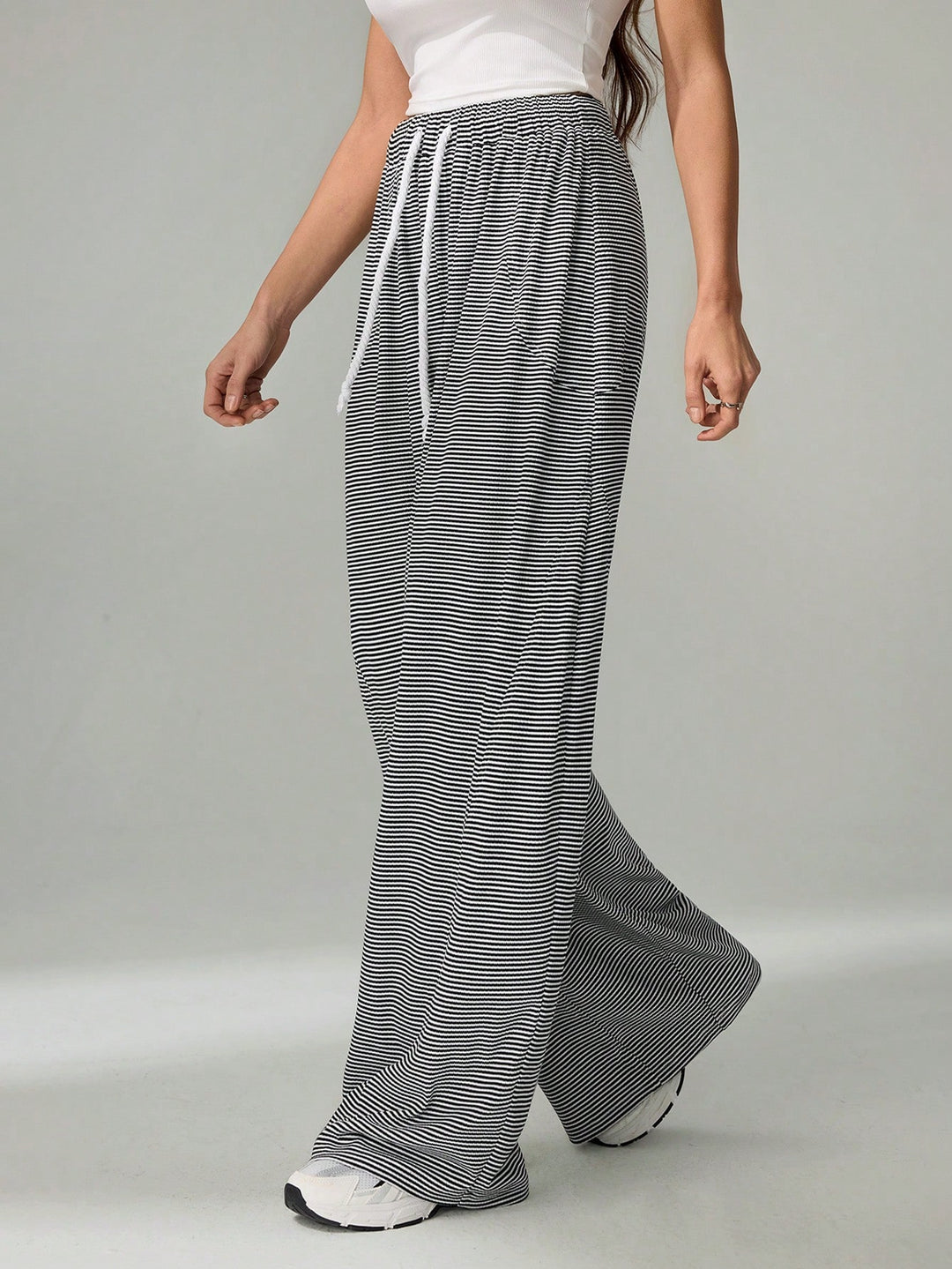 Pantaloni SHEIN, negru