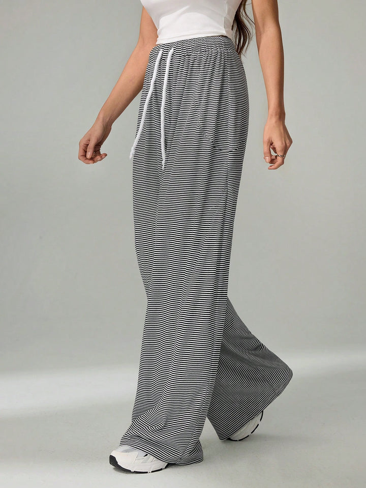 Pantaloni SHEIN, negru