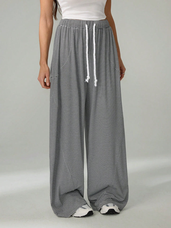 Pantaloni SHEIN, negru