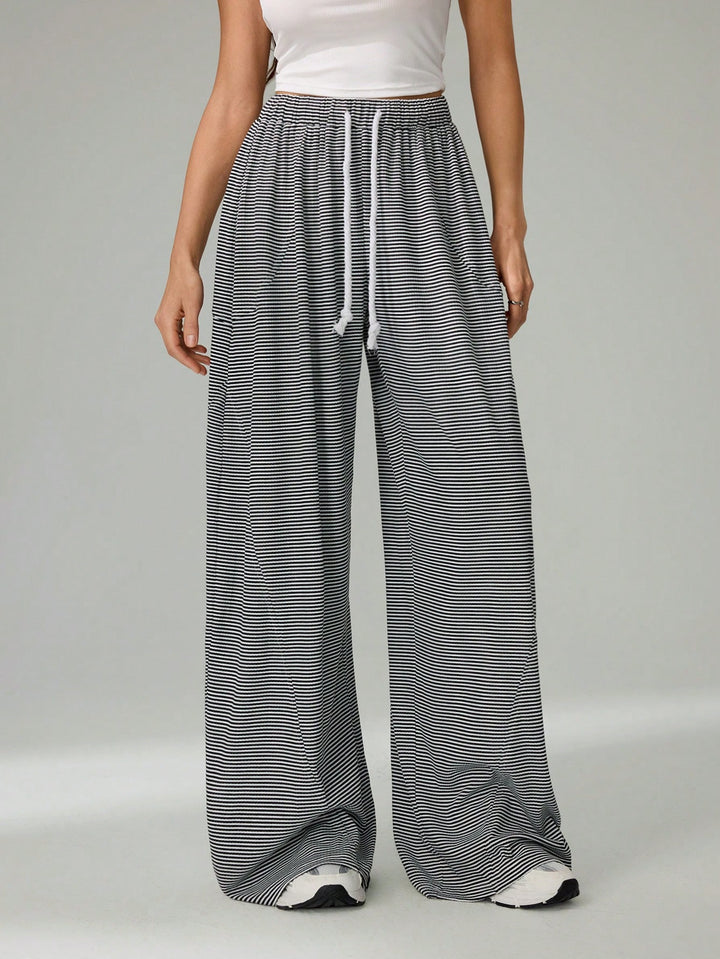 Pantaloni SHEIN, negru