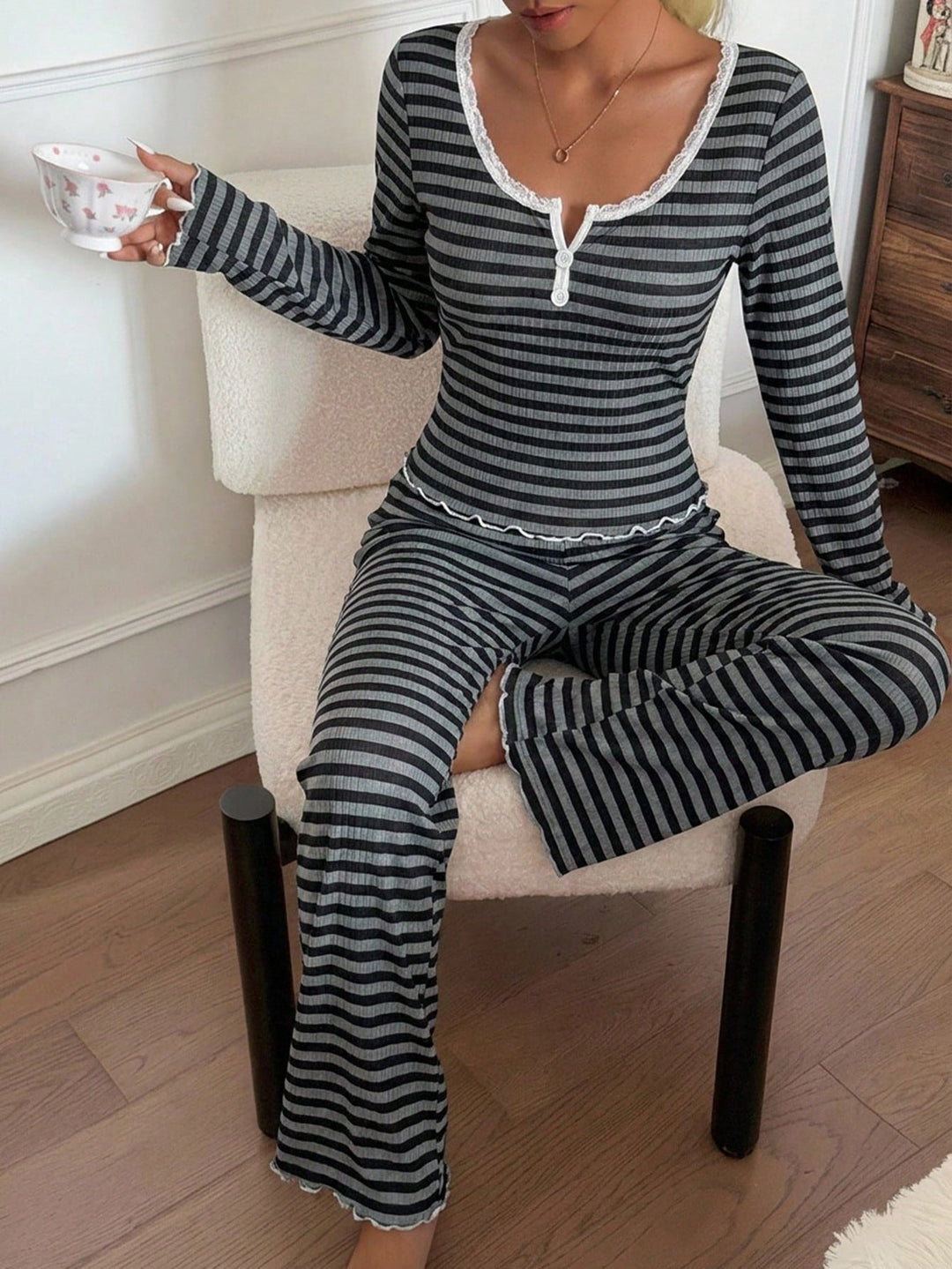 Pijama SHEIN, mix culori