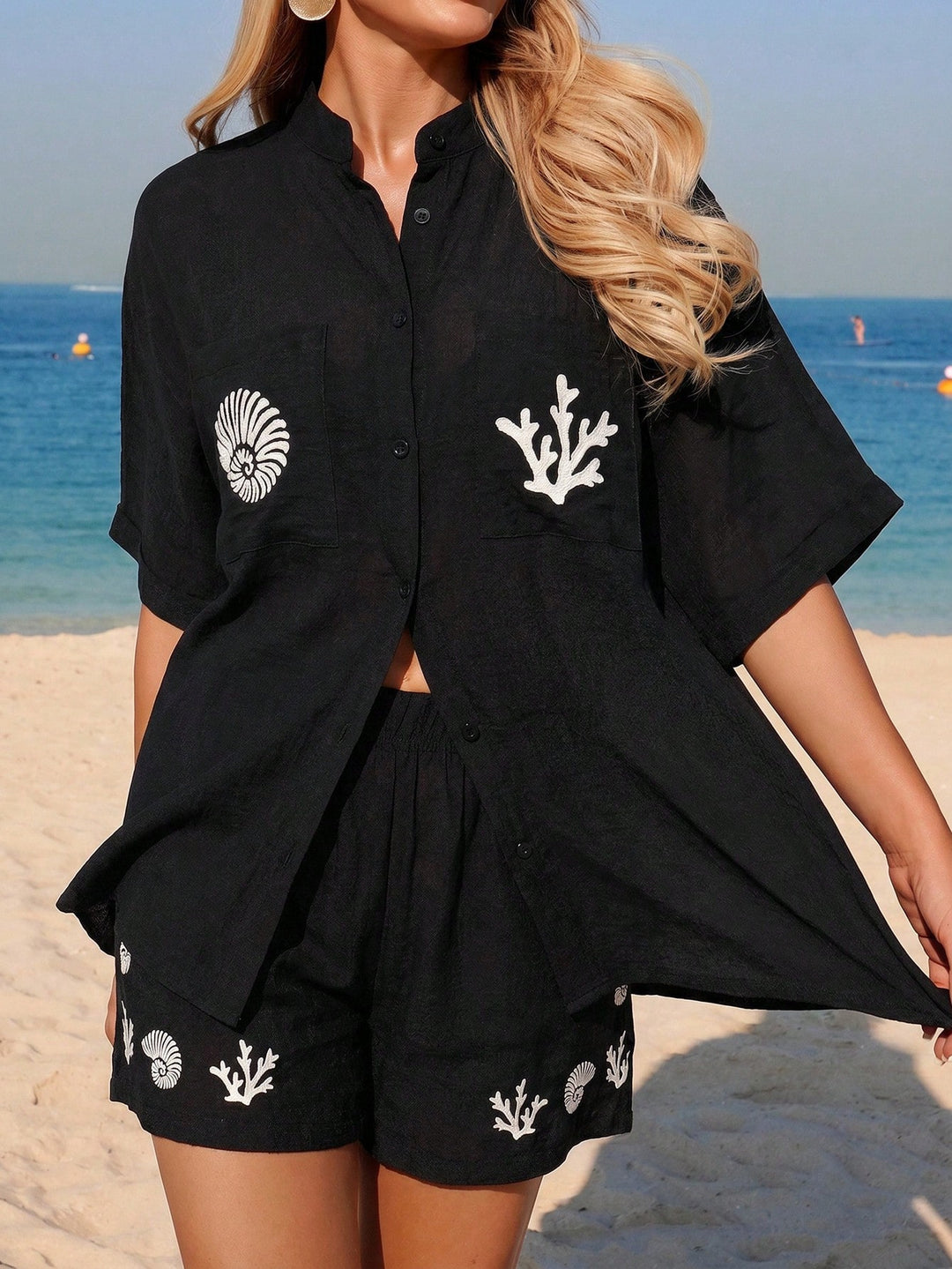Pantaloni scurți SHEIN, negru