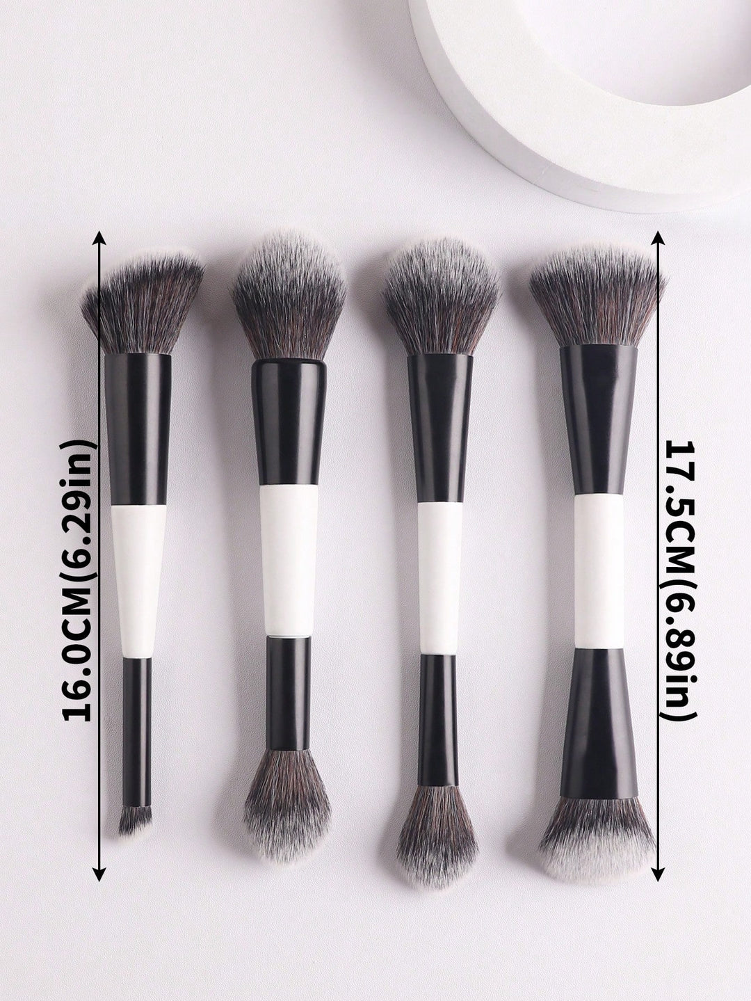 Set de perii SHEIN, mix culori