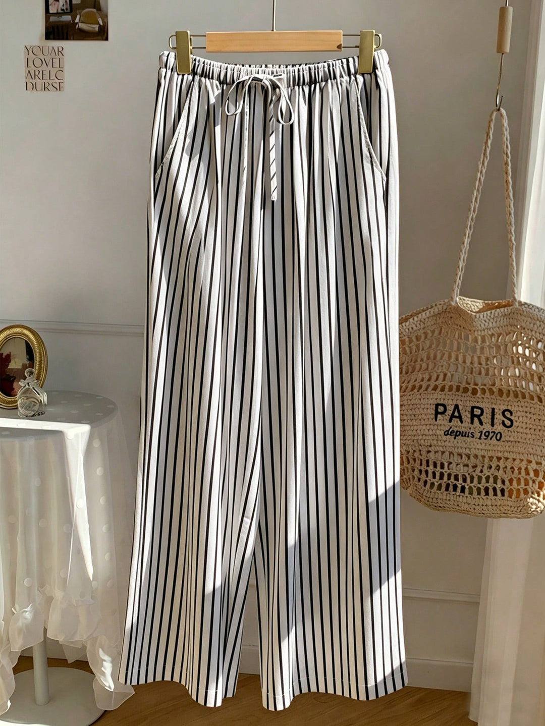 Pantaloni SHEIN, negru