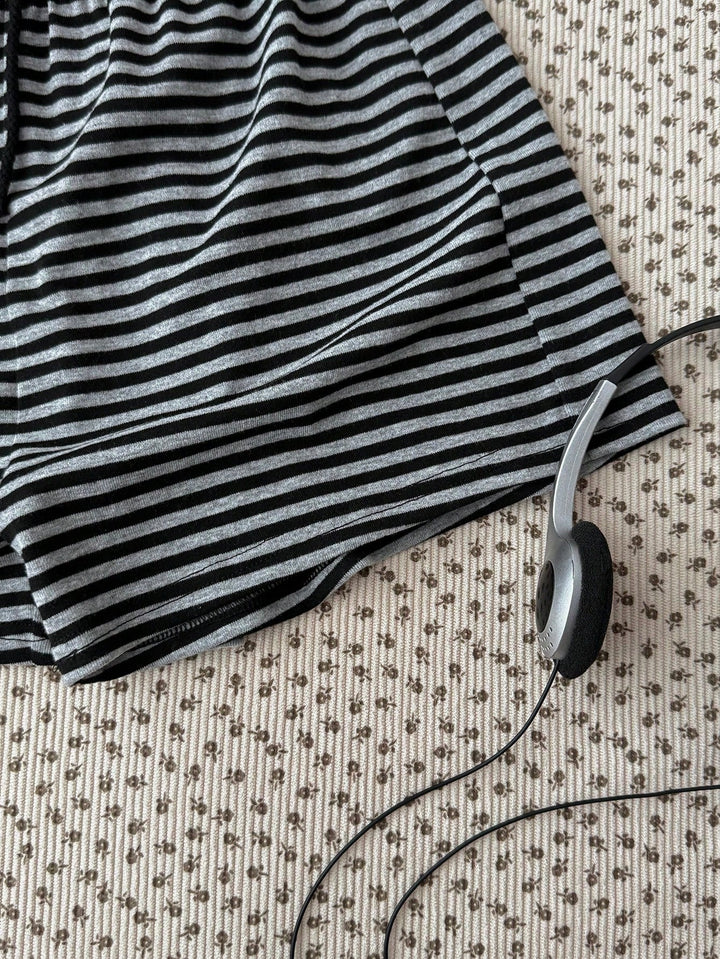 Pantaloni scurți SHEIN, gri