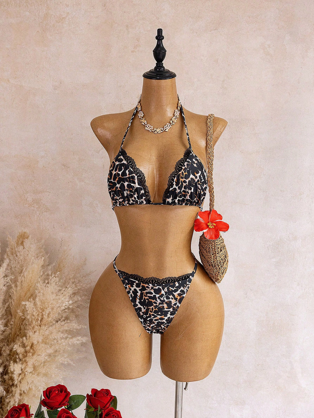 Set bikini SHEIN, maro