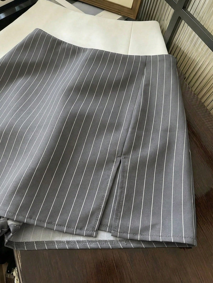 Pantaloni scurți SHEIN, gri