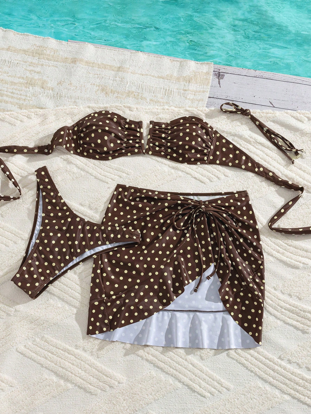 Set bikini SHEIN, maro