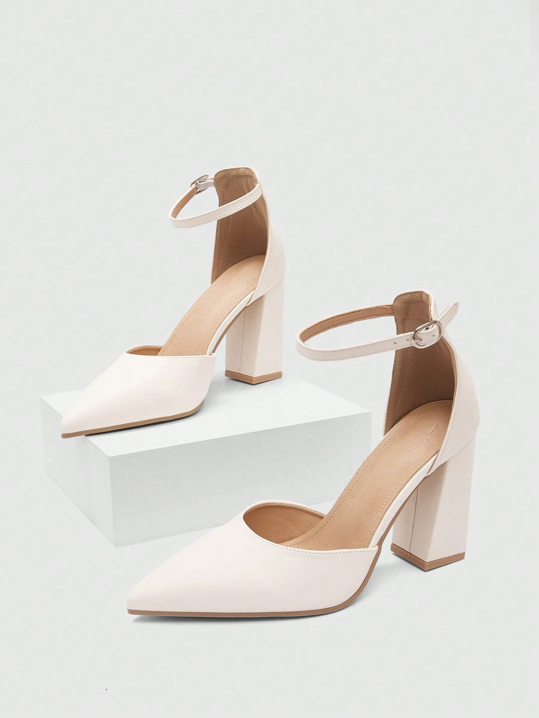 Pantofi cu toc SHEIN, crem