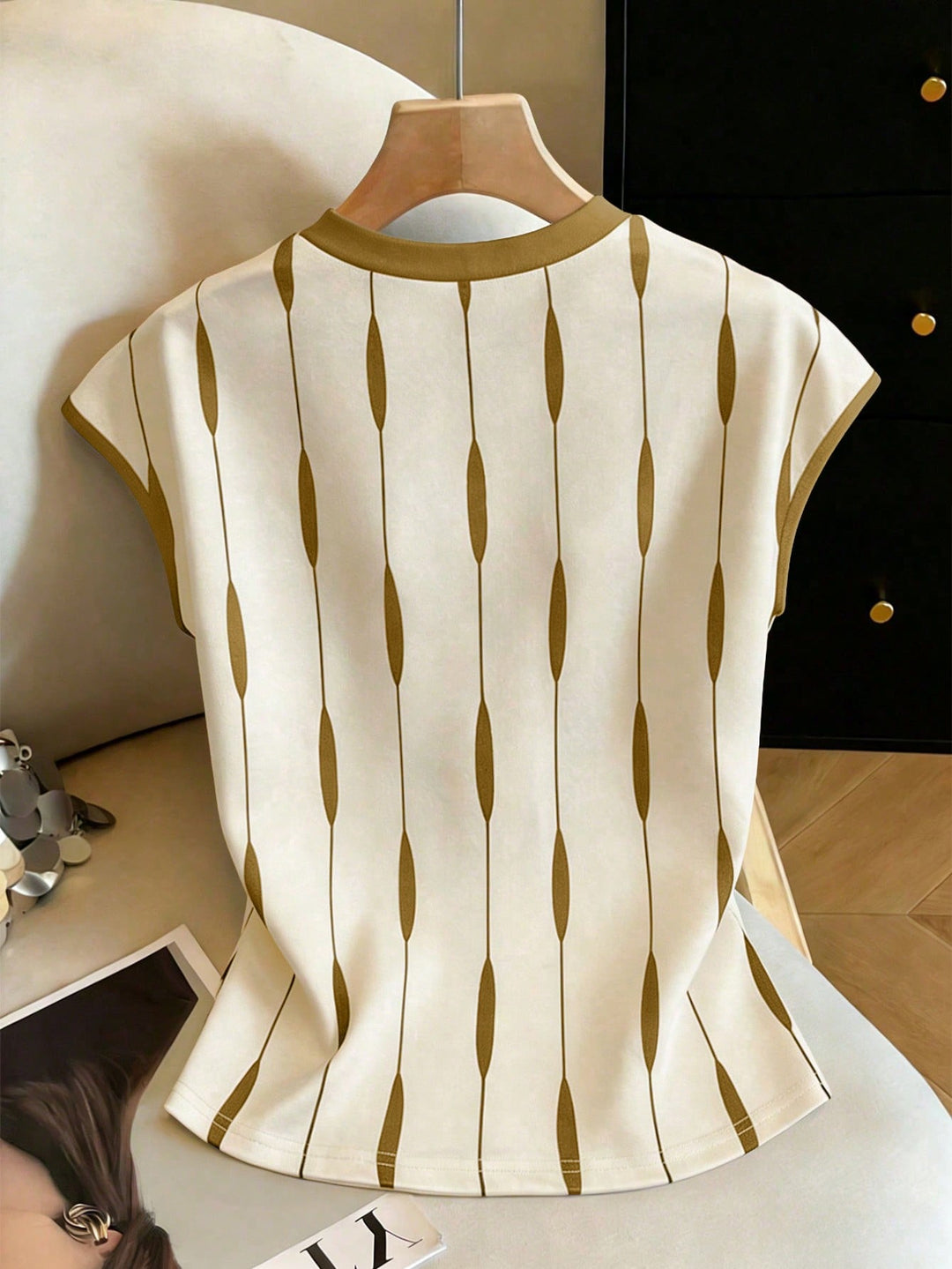 Tricou SHEIN, kaki