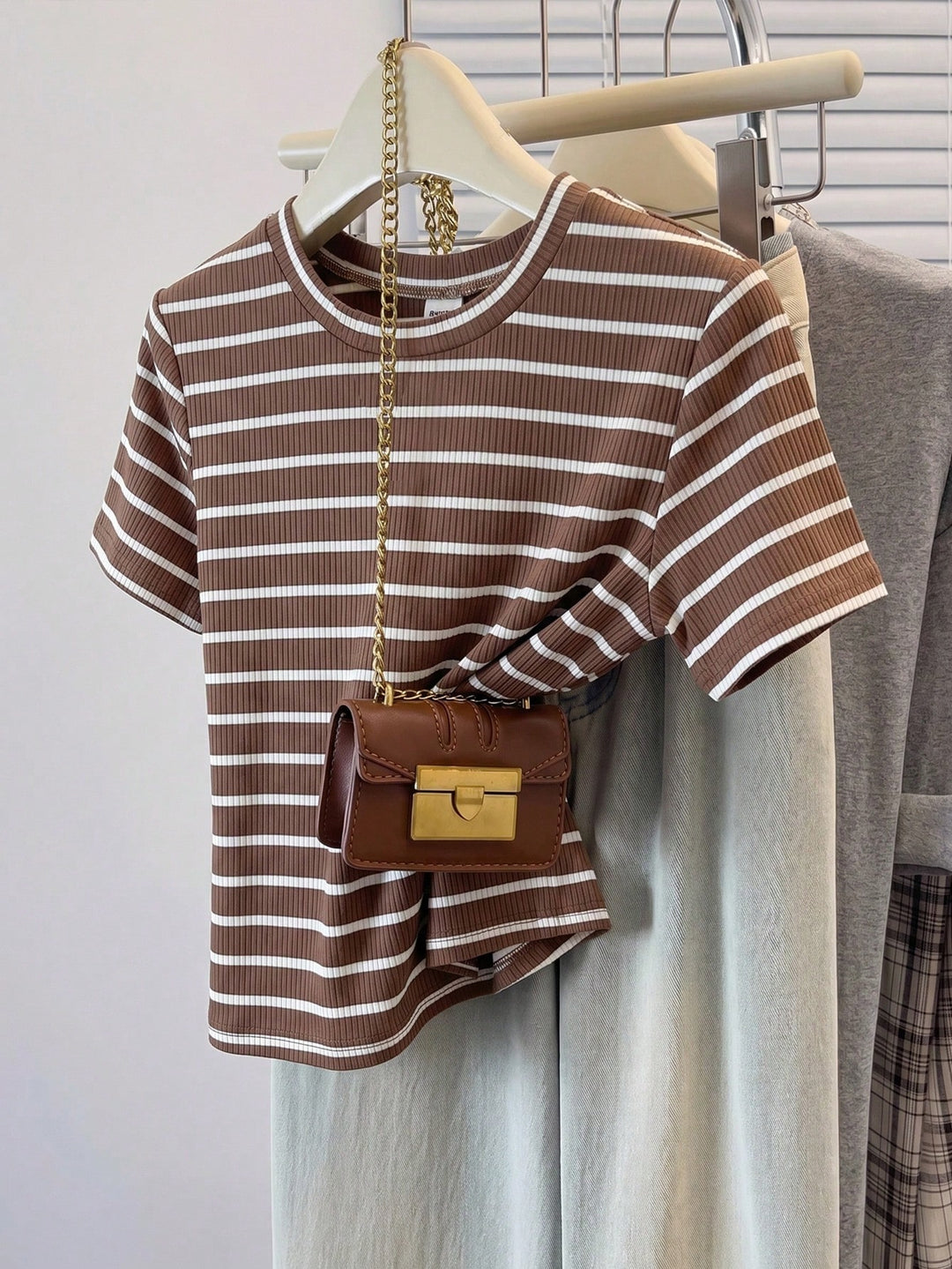 Tricou SHEIN, maro