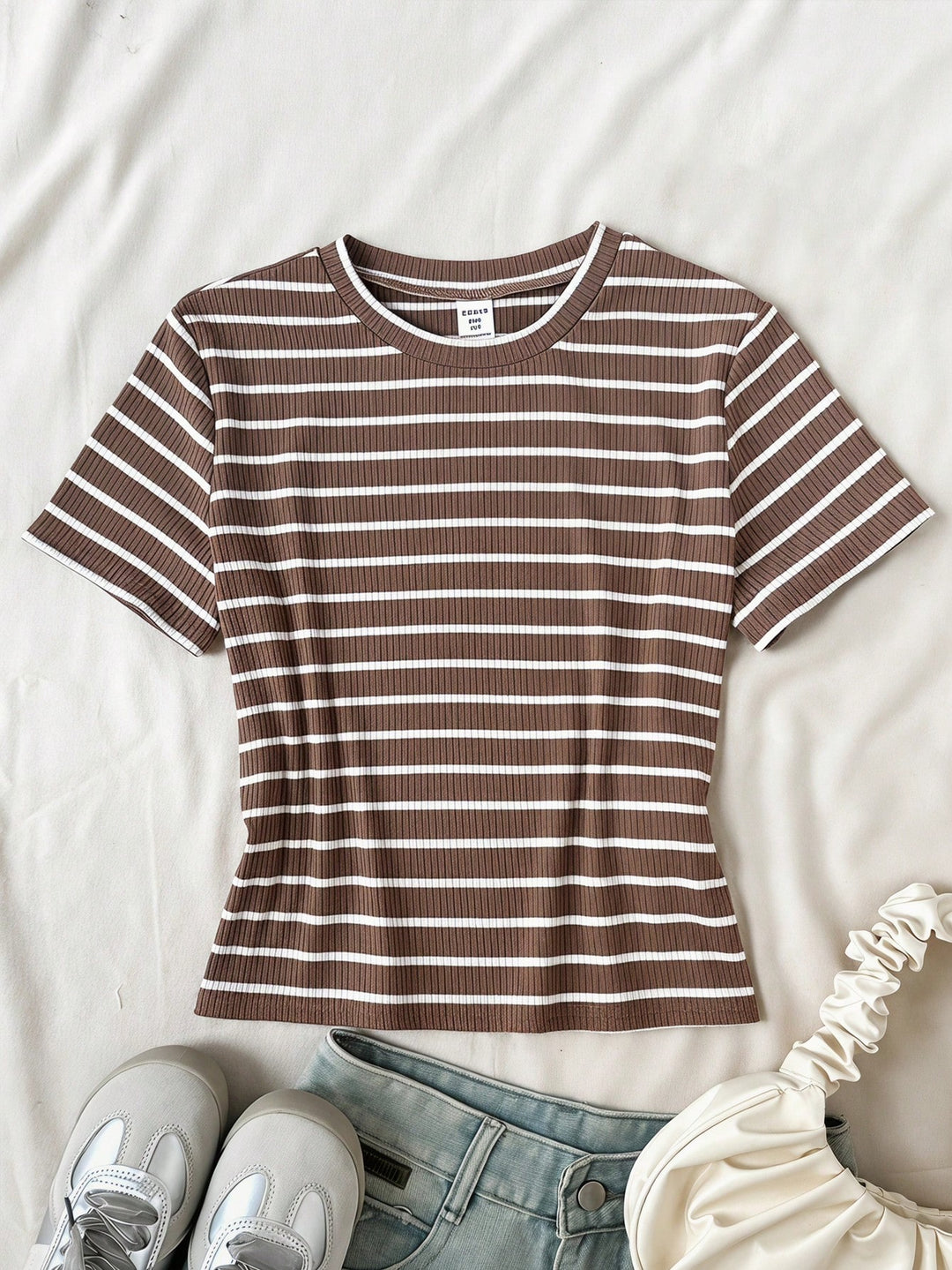 Tricou SHEIN, maro
