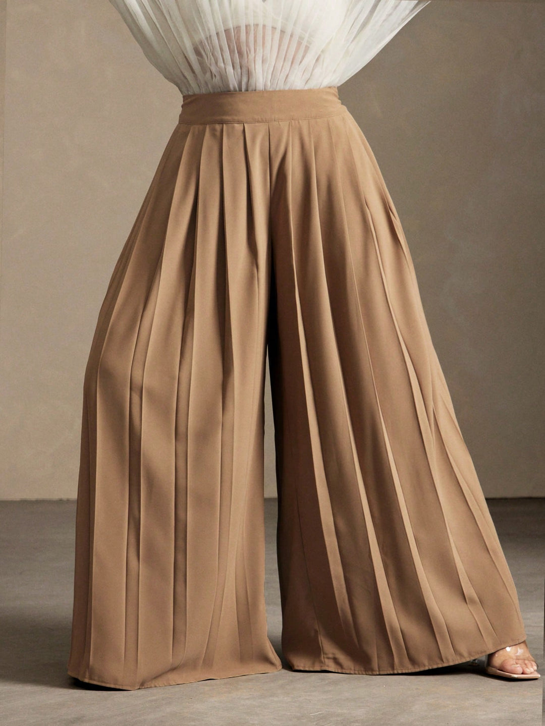 Pantaloni SHEIN, maro