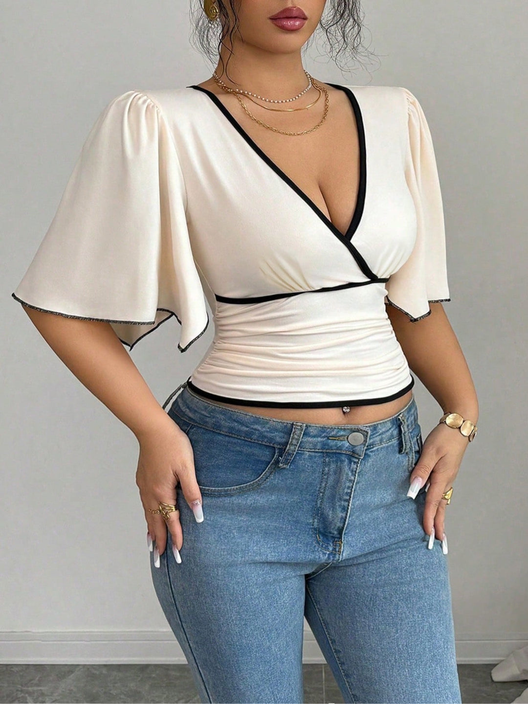 Tricou SHEIN, auriu