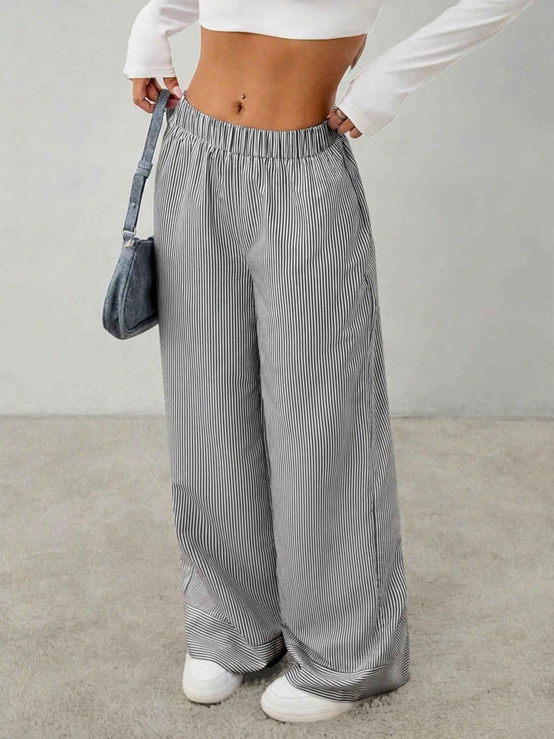 Pantaloni SHEIN, negru