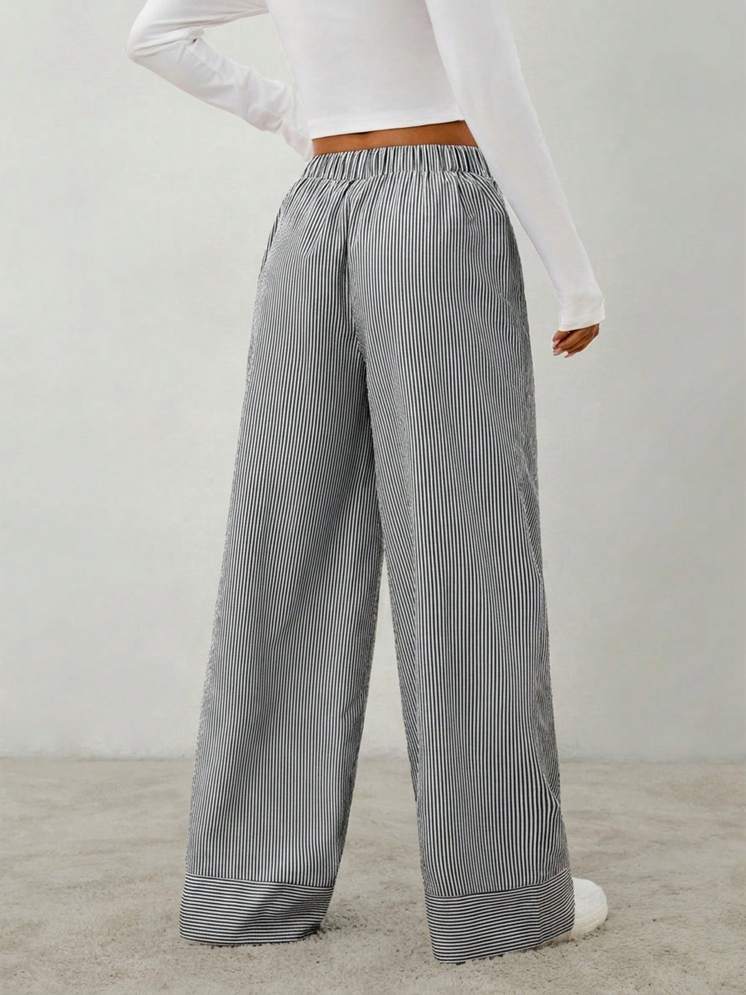 Pantaloni SHEIN, negru