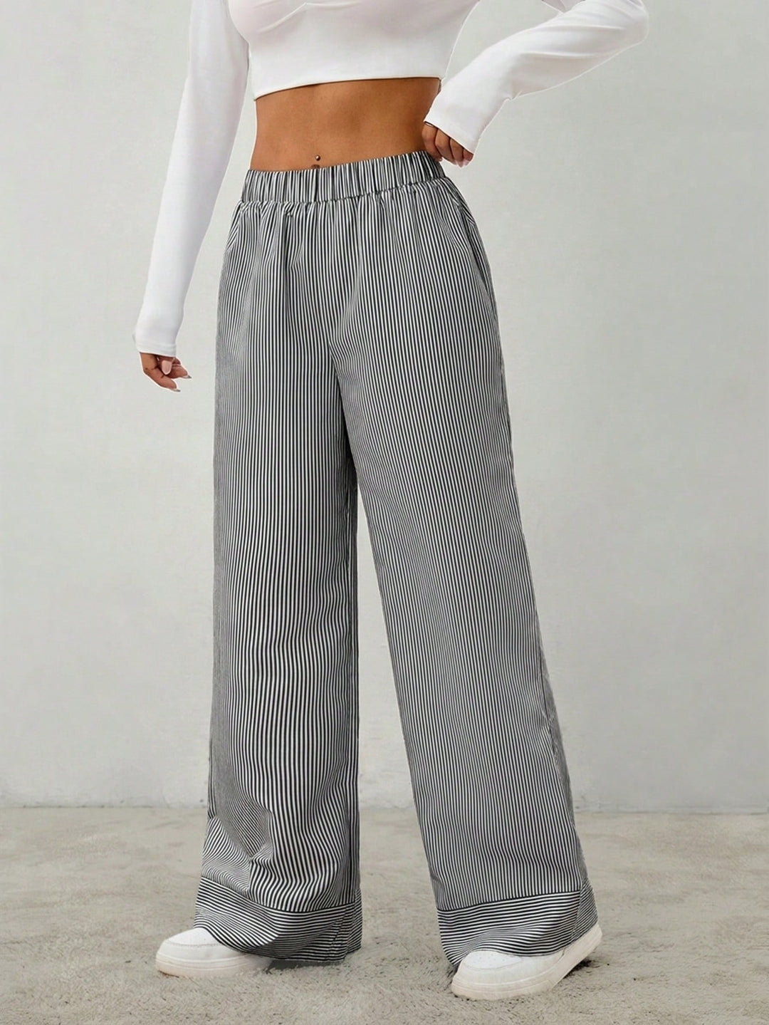 Pantaloni SHEIN, negru